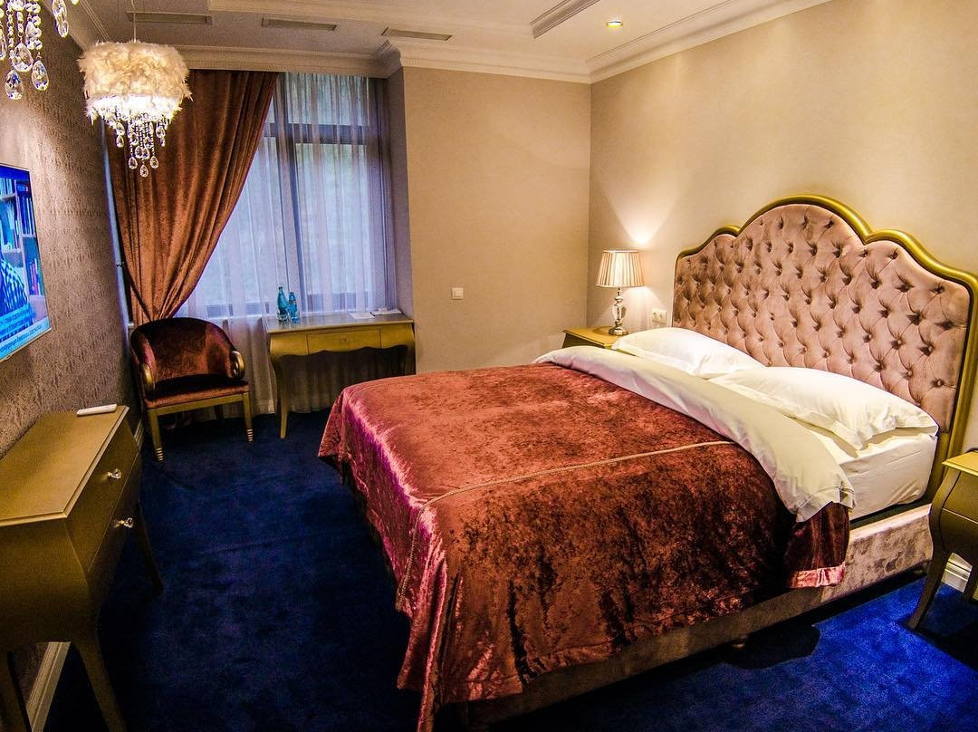 Royal Hotel主图