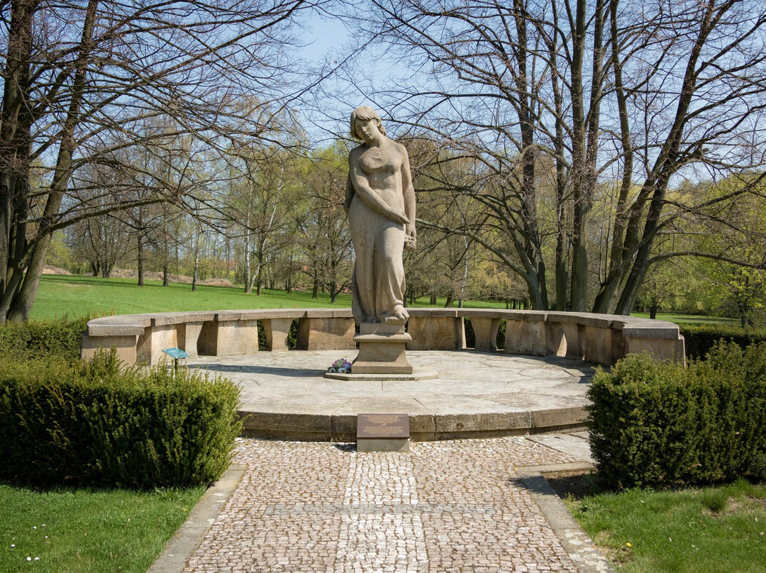 Lidice Memorial景点图片