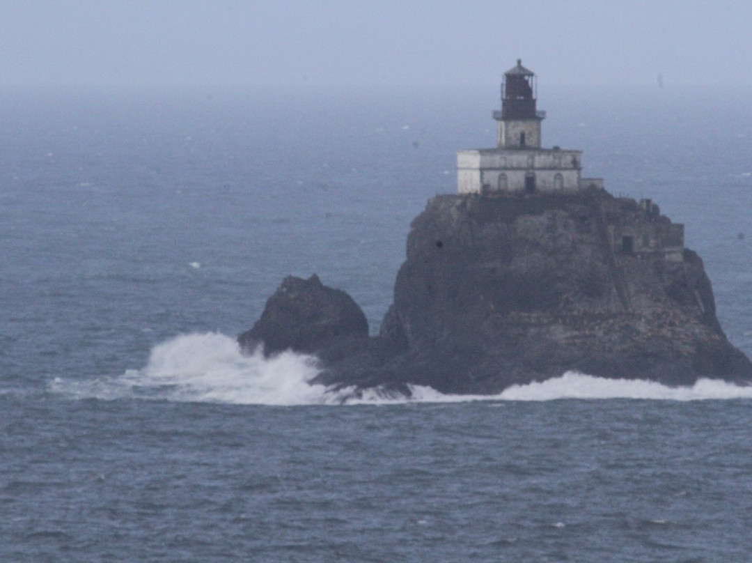 Tillamook Rock Lighthouse-坎农比奇必去景点