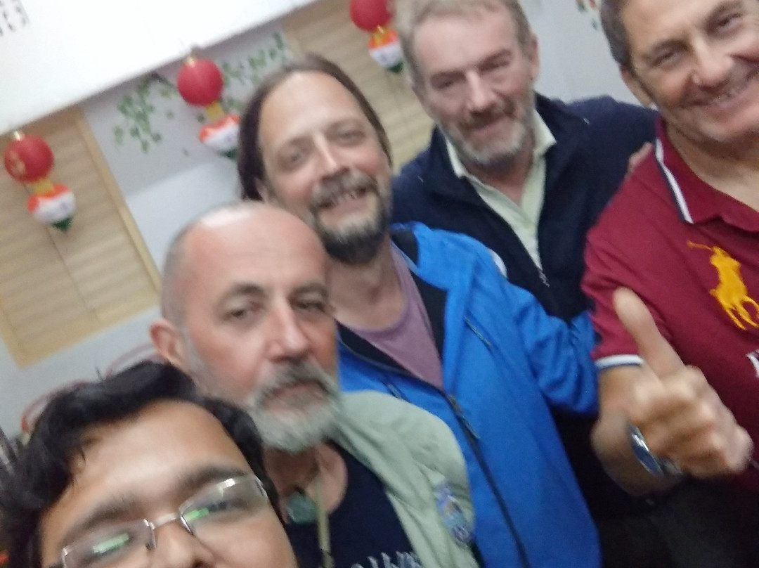 Pitambar Hat Bajali餐馆和美食-Food Park