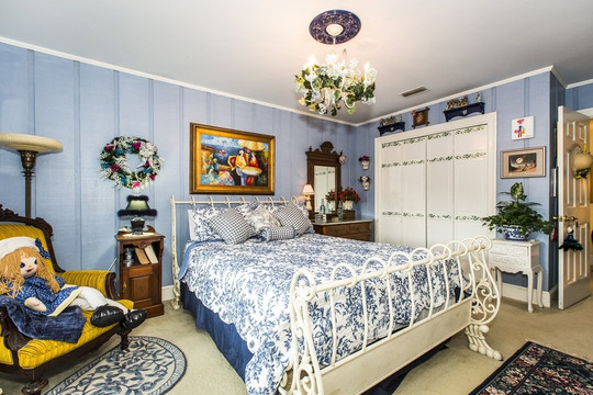 Matthews Manor Bed & Breakfast主图