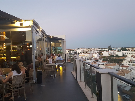 Rooftop Nomad Restaurant & Bar-塔维拉必去景点