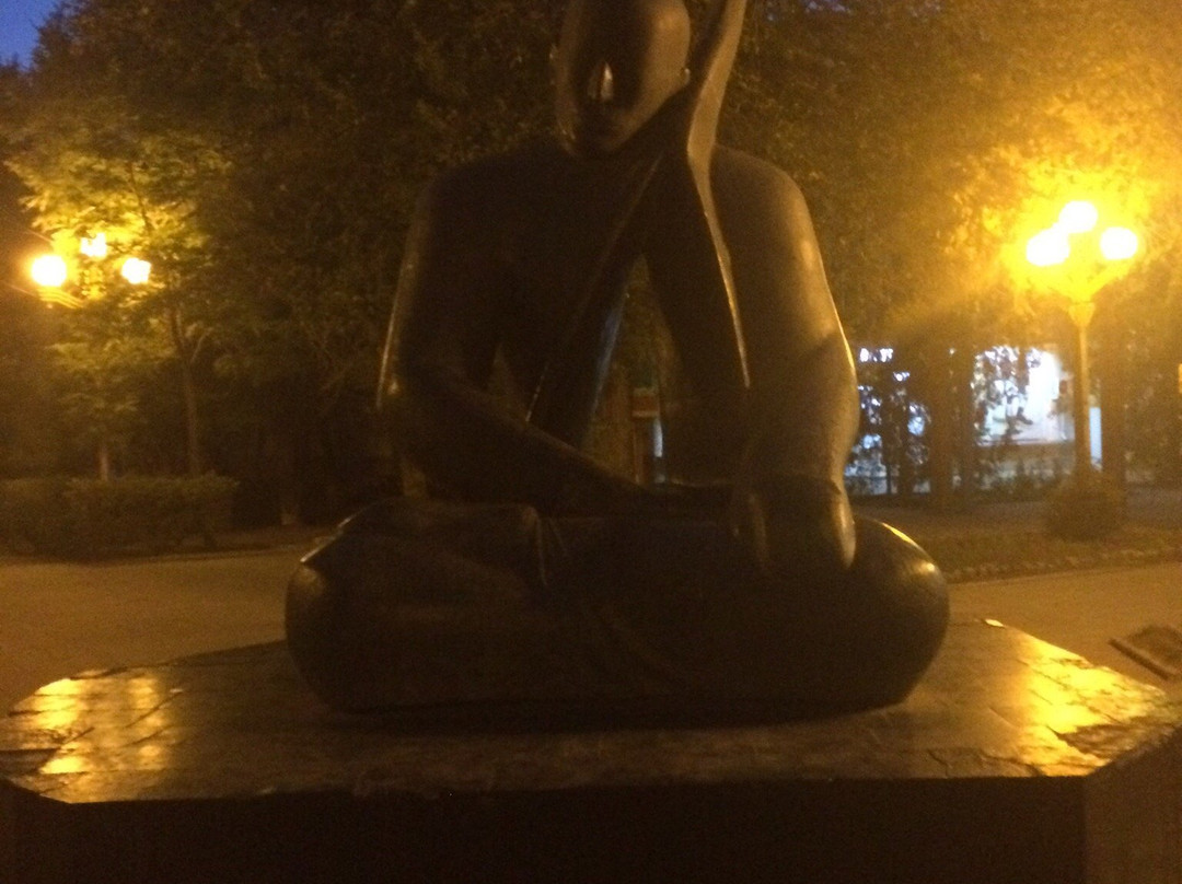 Sculpture Ekho-Elista必去景点