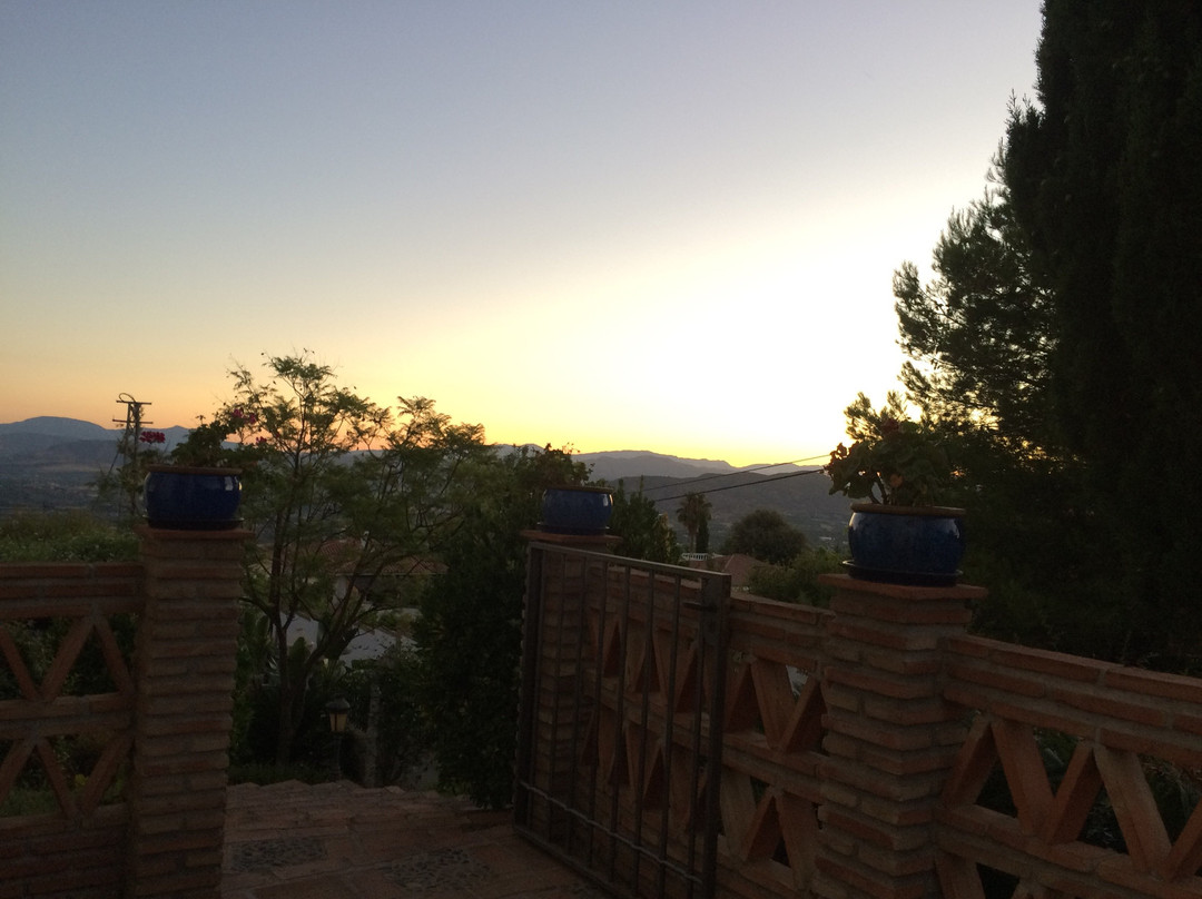 Las Encinas Florecientes
