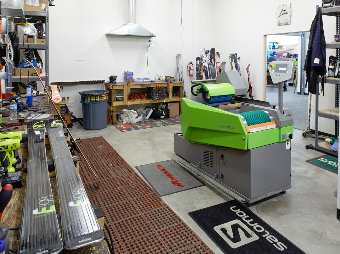 Christy Sports Ski and Snowboard-恩格尔伍德必去景点