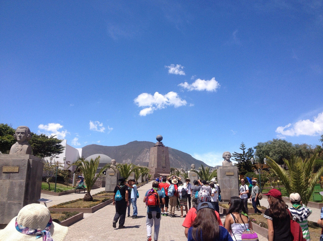 Mitad del Mundo Globe Guachalá-Cayambe必去景点