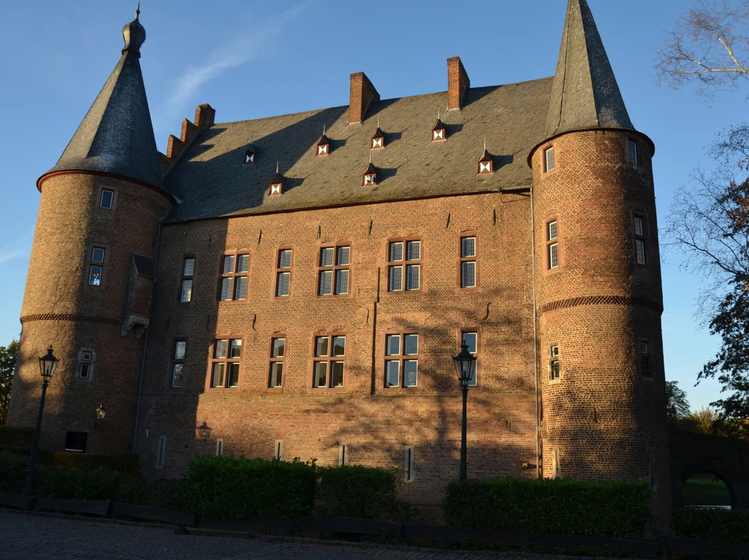 Golf Burg Konradsheim-Erftstadt必去景点