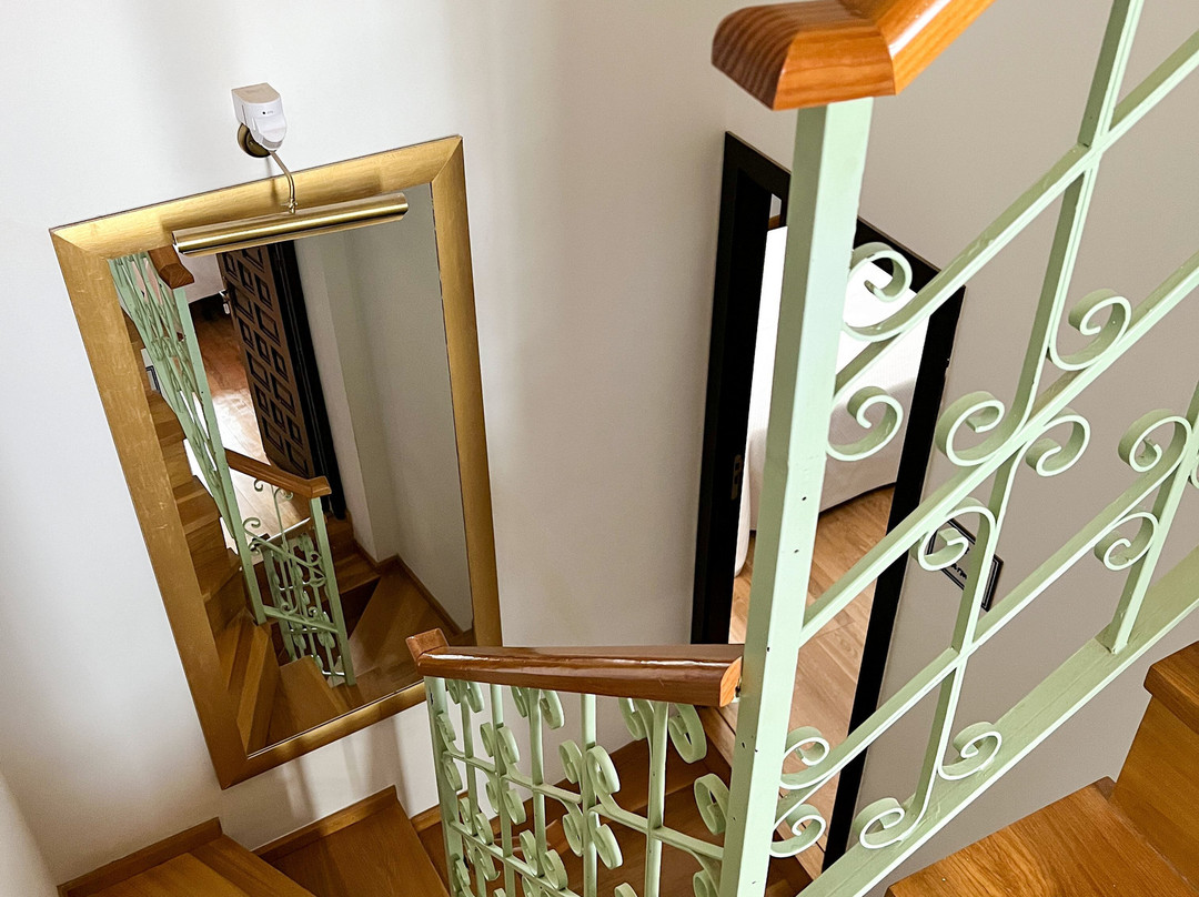 塞尔维利亚旅馆主图