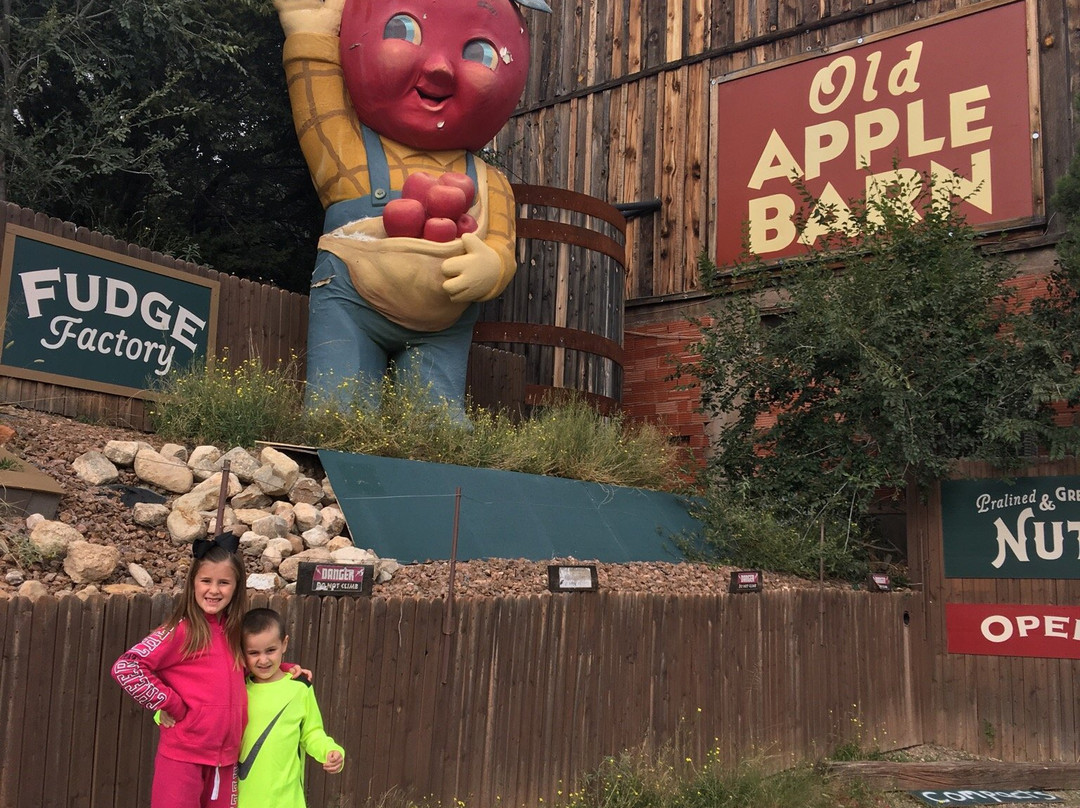 Old Apple Barn-High Rolls Mountain Park必去景点