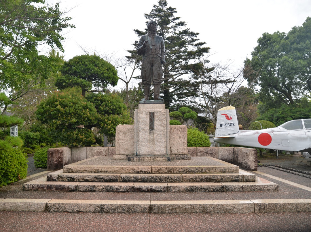 Tokoshieni, Tokkoyushi Statue