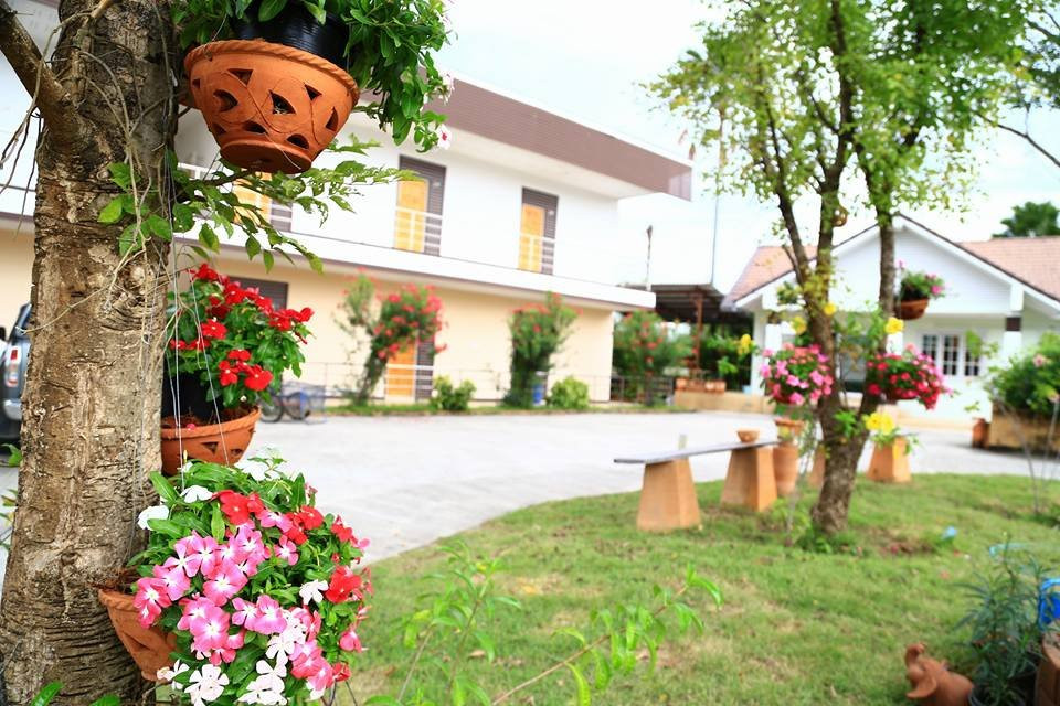 Baan Poo Ya Hotel & Resort