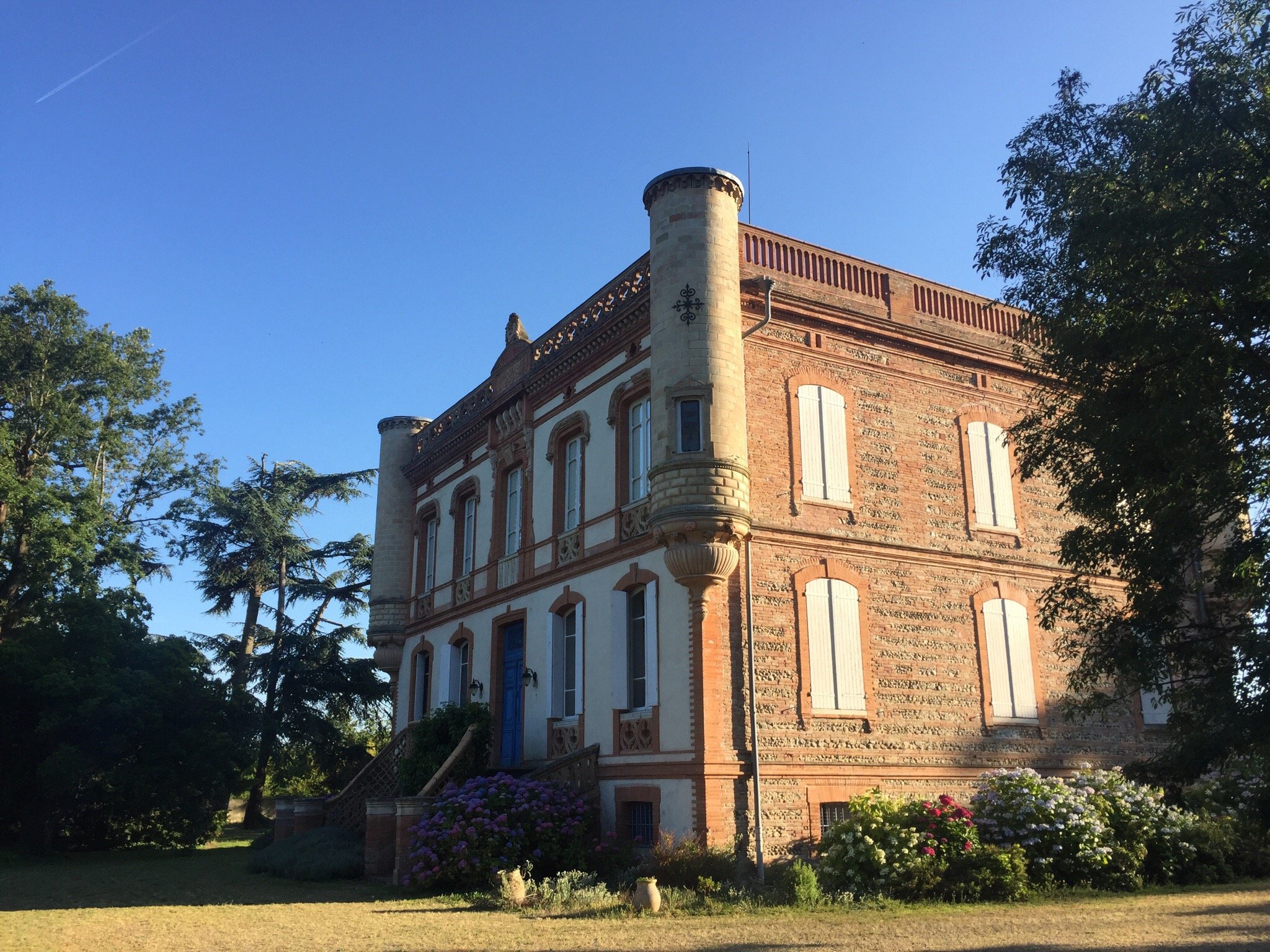 Château Lagaillarde-官方