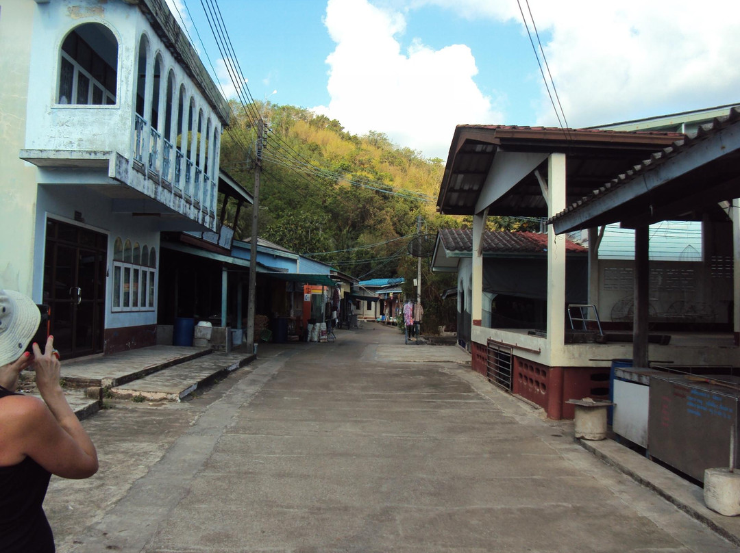 Ko Chik Nok-廉愚必去景点