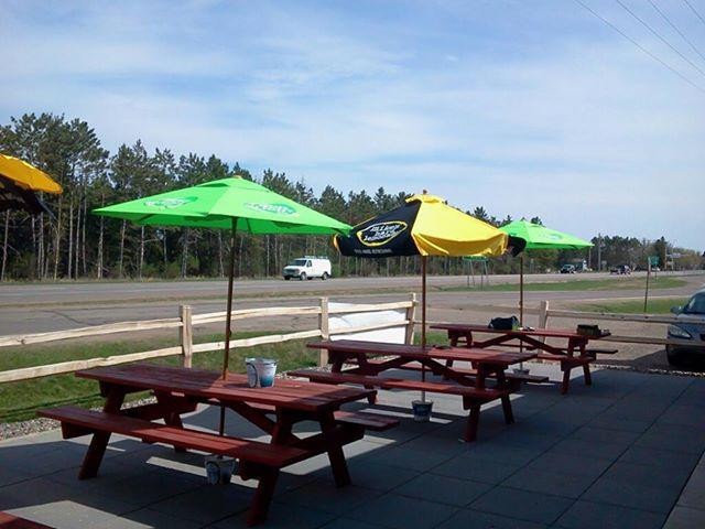 Mora餐馆和美食-Victory Lanes & Sports Bar