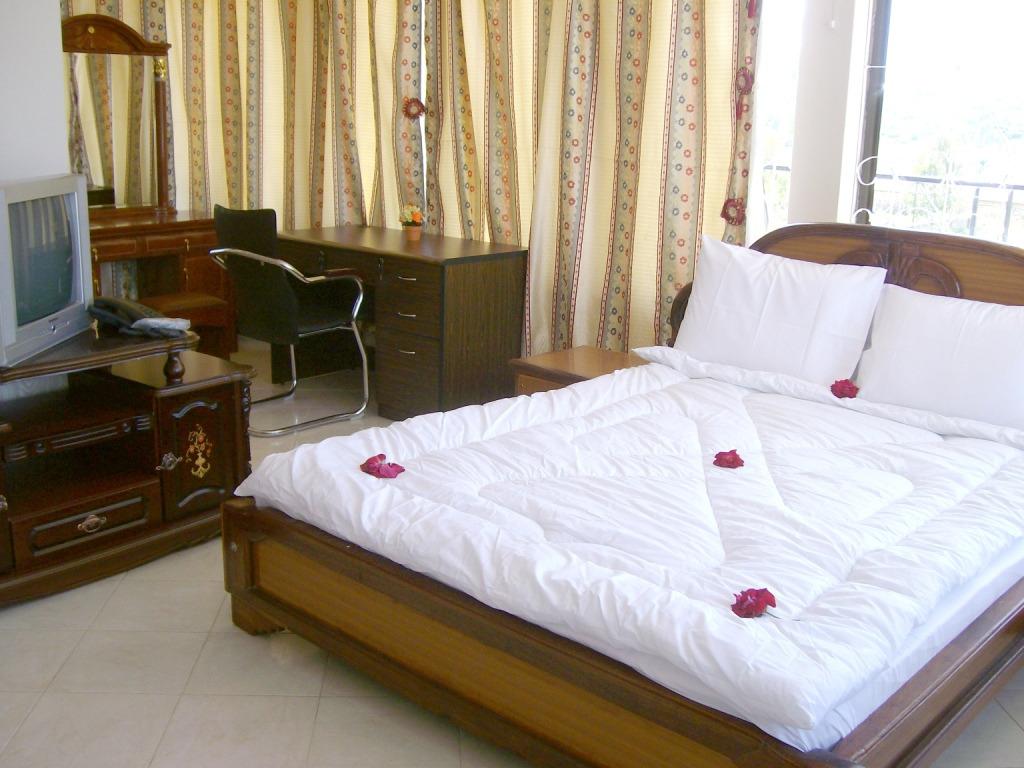 Ladson's Hotel-官方