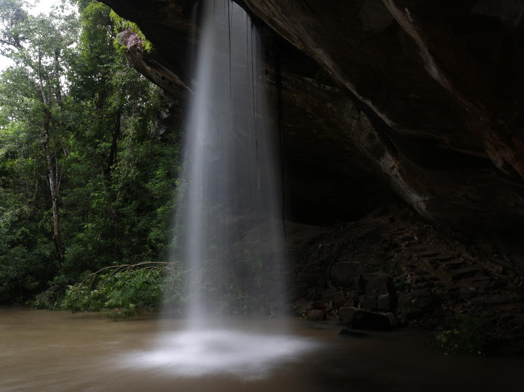 Sang Chan Waterfall (Long Ru Waterfall)景点图片
