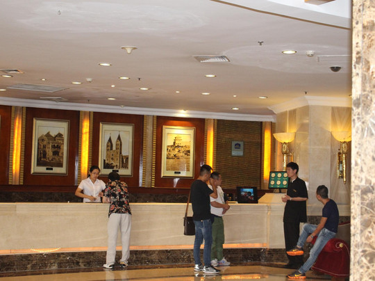 麒麟皇冠大酒店主图