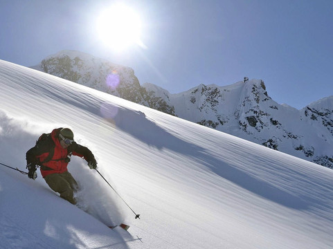 Tyax Heliskiing-Gold Bridge必去景点