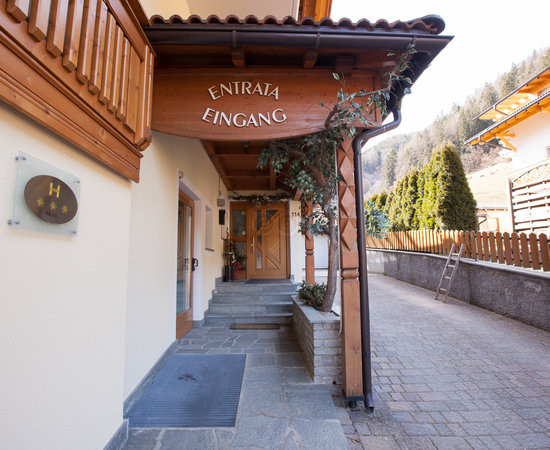 Valle Aurina酒店住宿-Martinshof Berg Herz Hotel