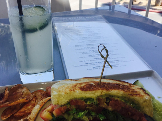 North Palm Springs餐馆和美食-Plate Glass