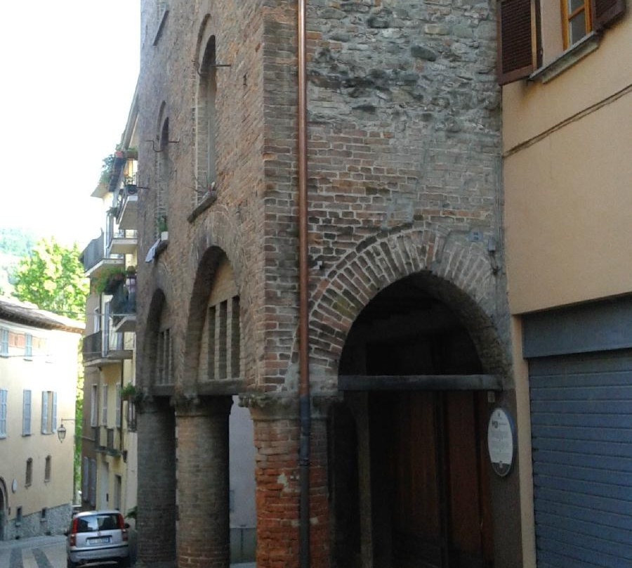 Palazzo Alcarini (Casa di Teodolinda)-Bobbio必去景点