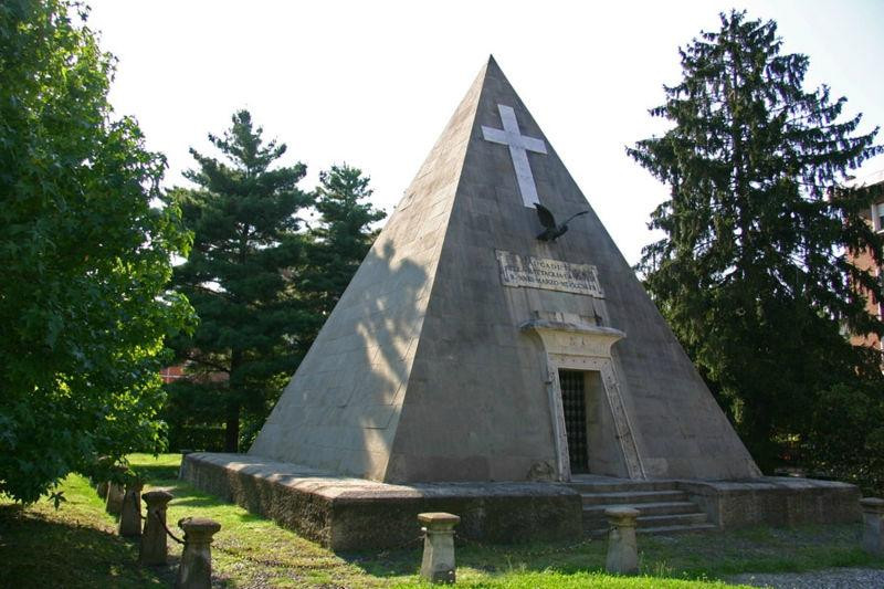 The Novara Pyramid