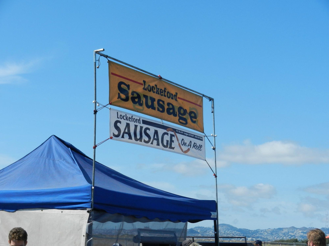 Alameda Point Antiques Faire景点图片