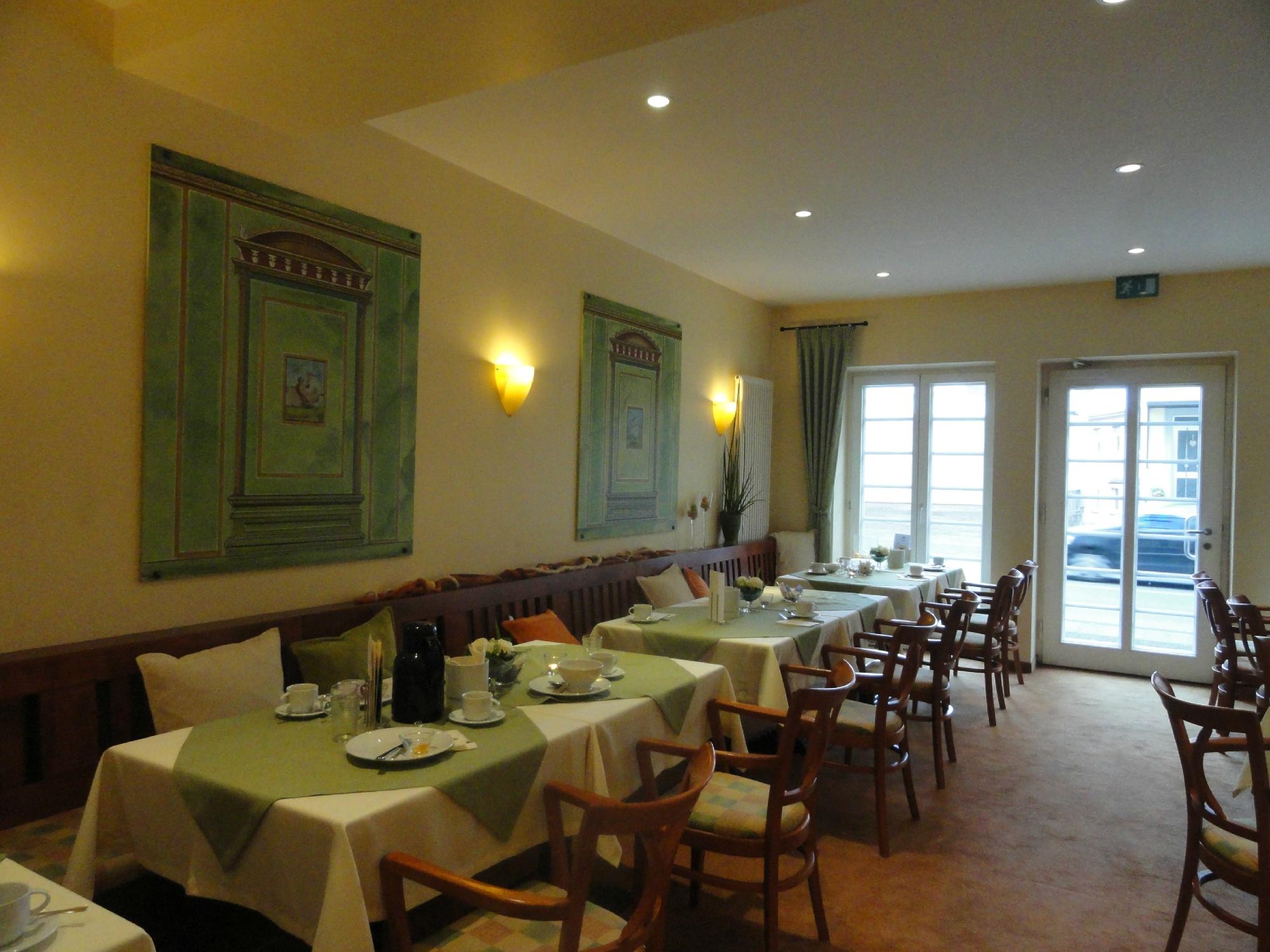Bitburger Hof-餐饮