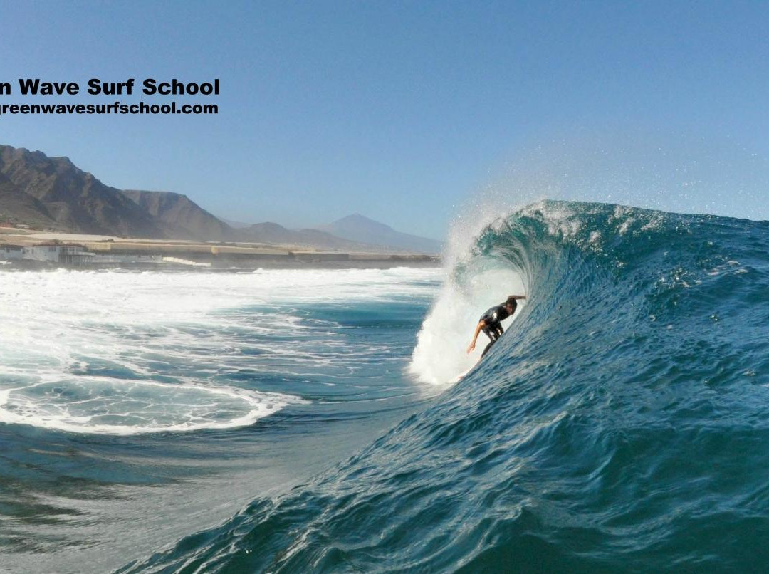 Green Wave Surf School景点图片