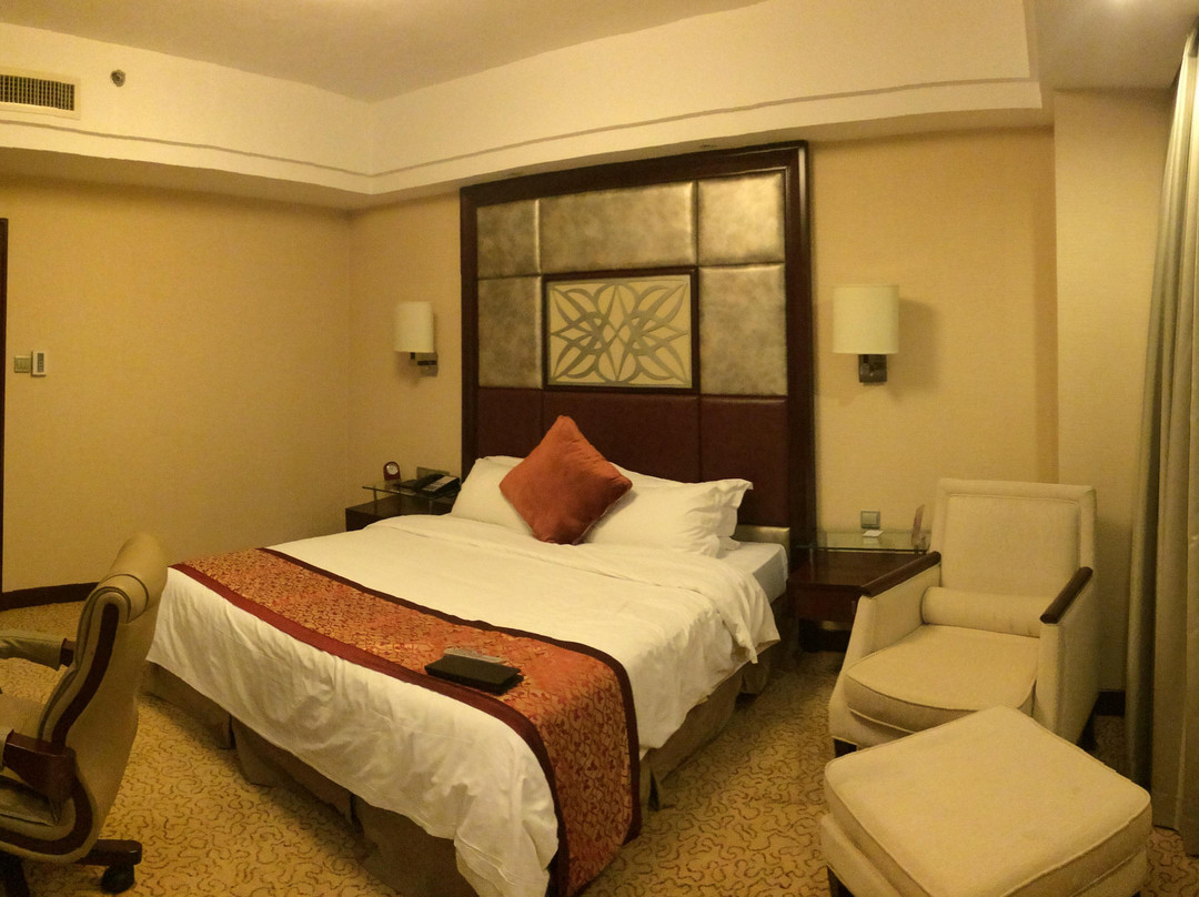 宿适奢华酒店（上海日月光打浦桥地铁站店）主图