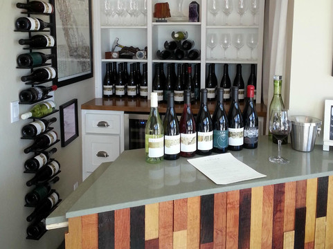 Larner Vineyard & Winery Tasting Room-洛斯奥利沃斯必去景点