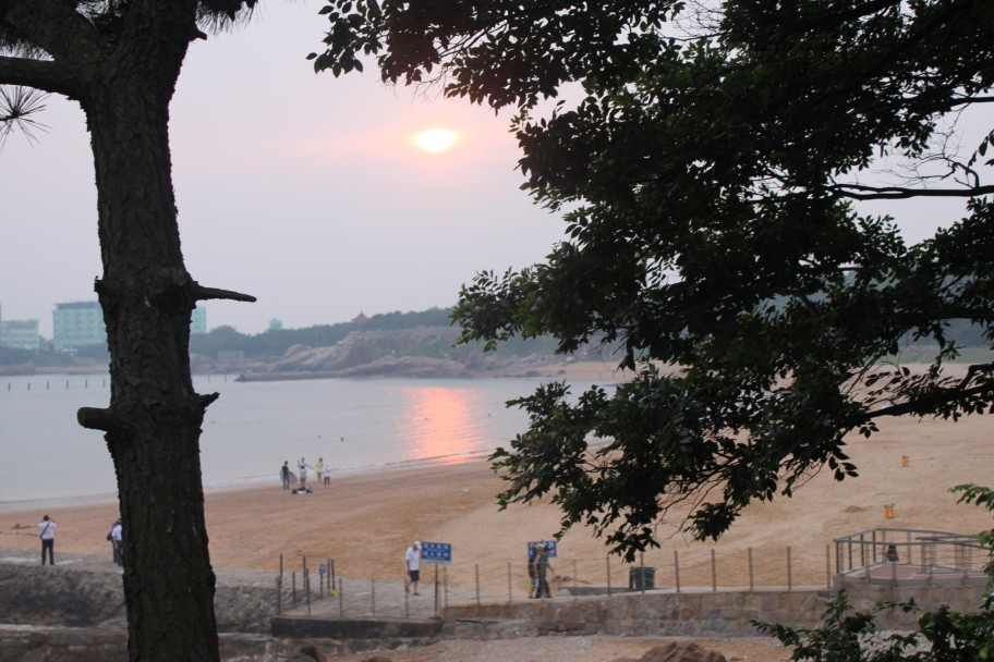 青岛石老人海水浴场-青岛市必去景点