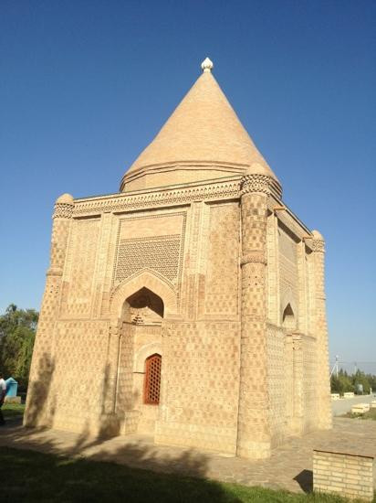 Aisha Bibi Mausoleum-Taraz必去景点