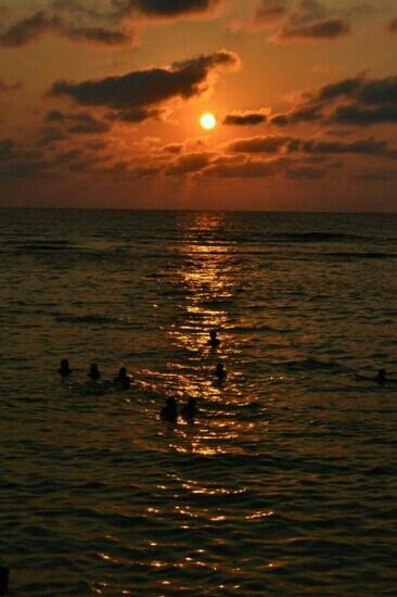 Surip Beach-Bani必去景点