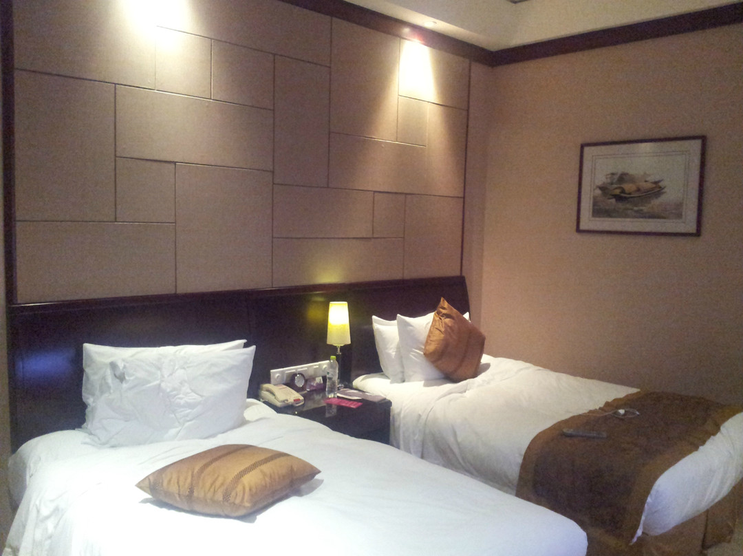 杭州世外桃源皇冠假日酒店主图