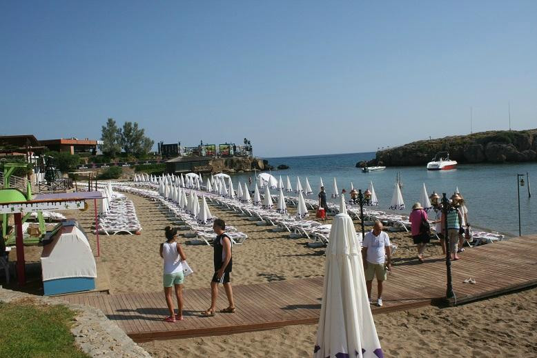 Escape Beach Club景点图片