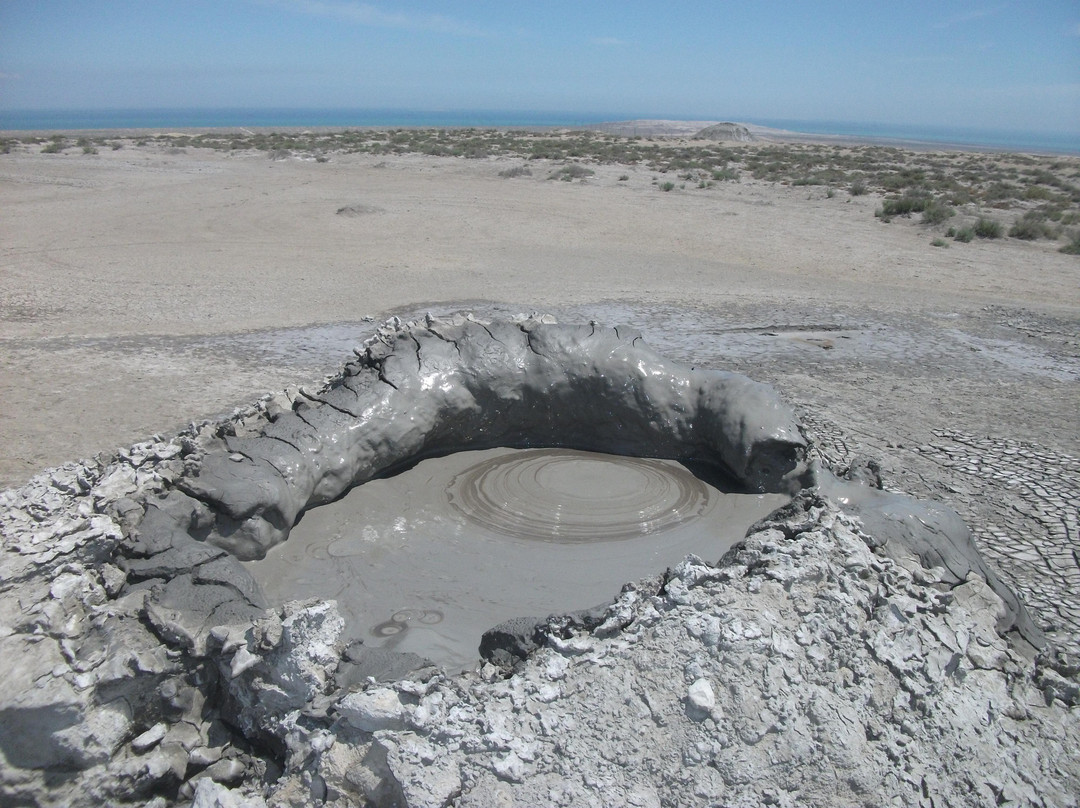 Mud Volcanoes景点图片