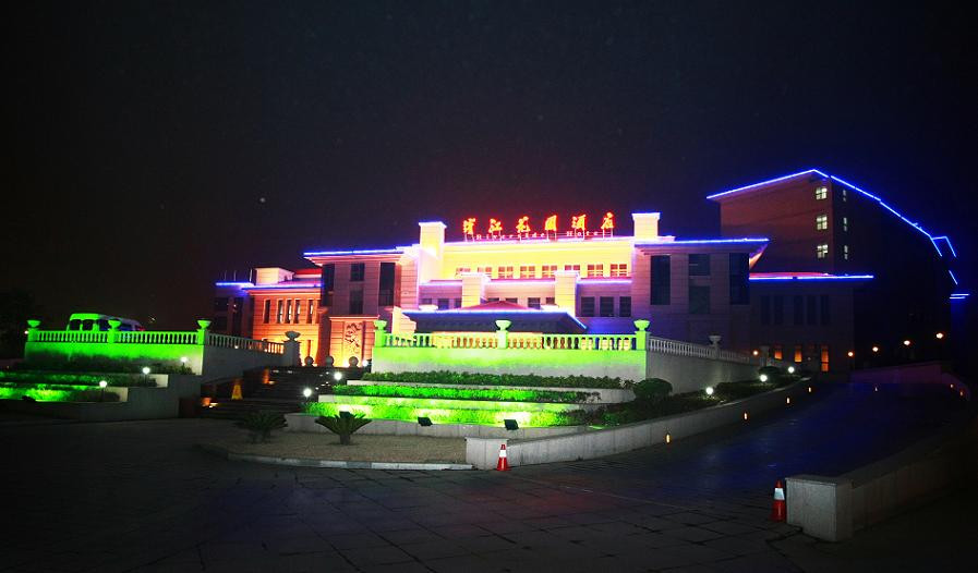 靖江滨江花园酒店主图