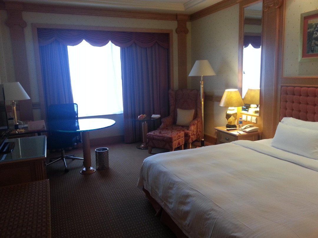 上海银星皇冠假日酒店主图