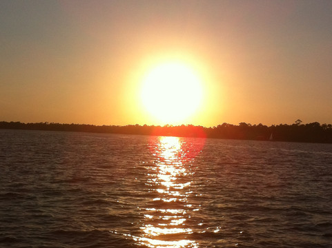 Sail The Daedalus-橙色海湾必去景点