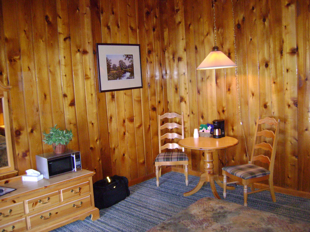 California Pines Lodge