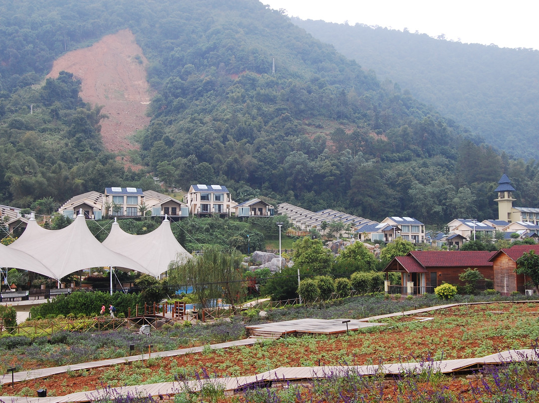 盘龙天堂度假酒店主图