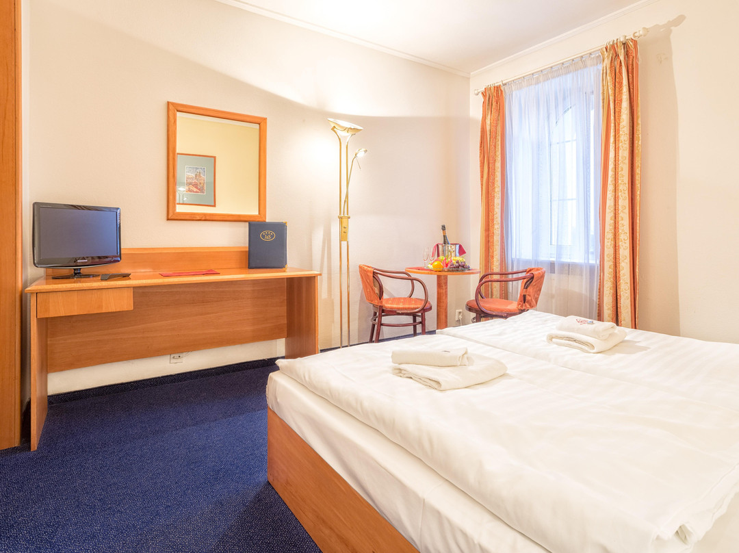 Husinec酒店住宿-Carl-Inn Hotel