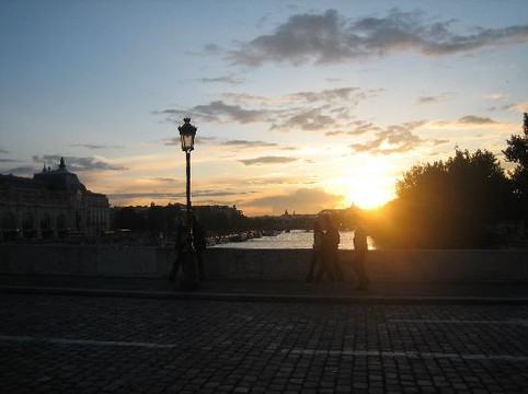 卡鲁塞尔桥-巴黎必去景点