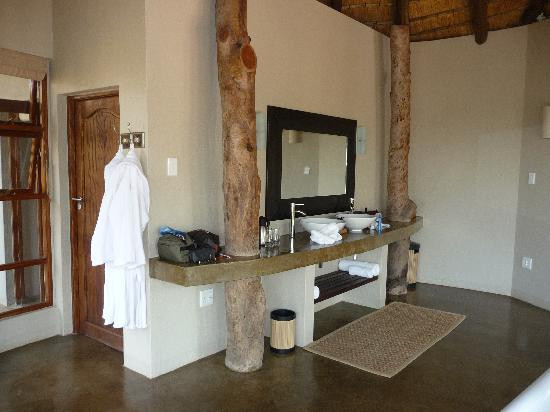 Nambiti Big 5 Private Game Reserve-Ladysmith必去景点