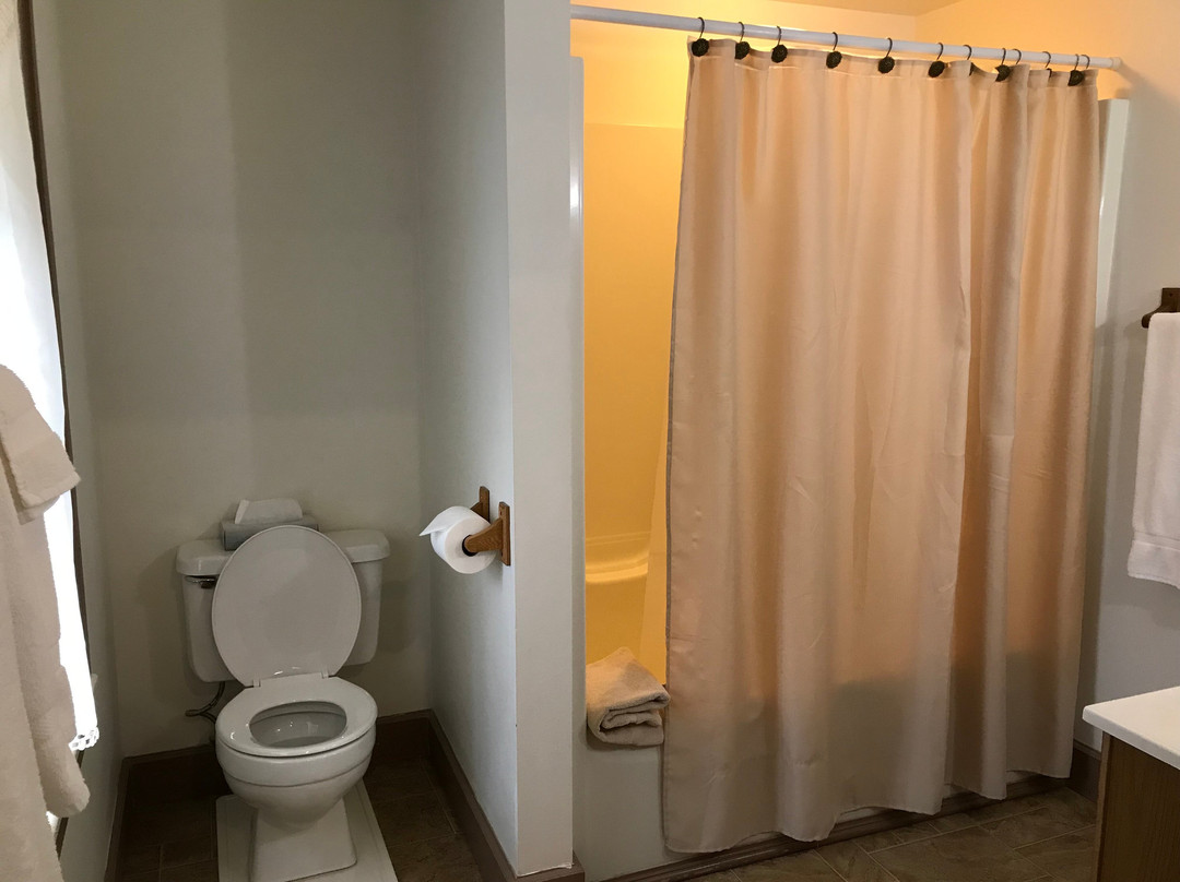 OAK VALLEY INN & SUITES主图