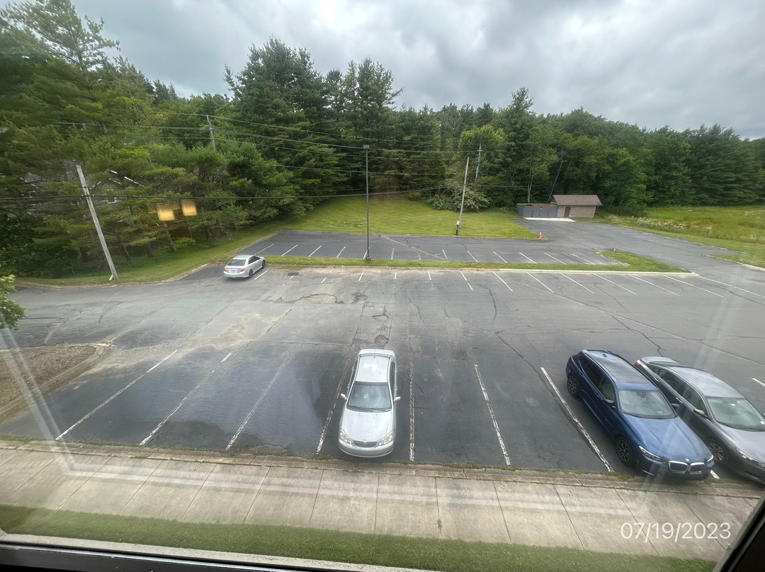 布洛英罗克快捷假日酒店主图