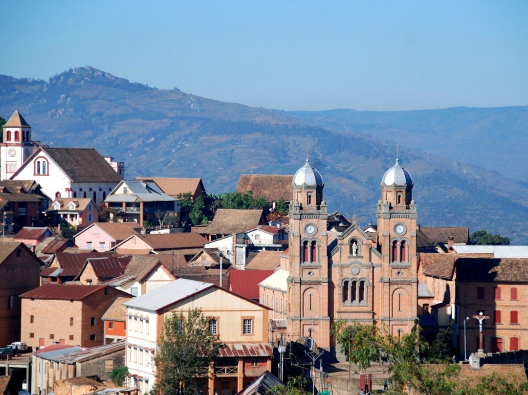 Cattedrale Di Ambozontany景点图片