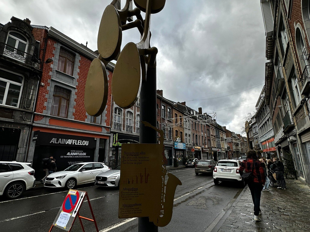 Adolphe Sax Statue景点图片