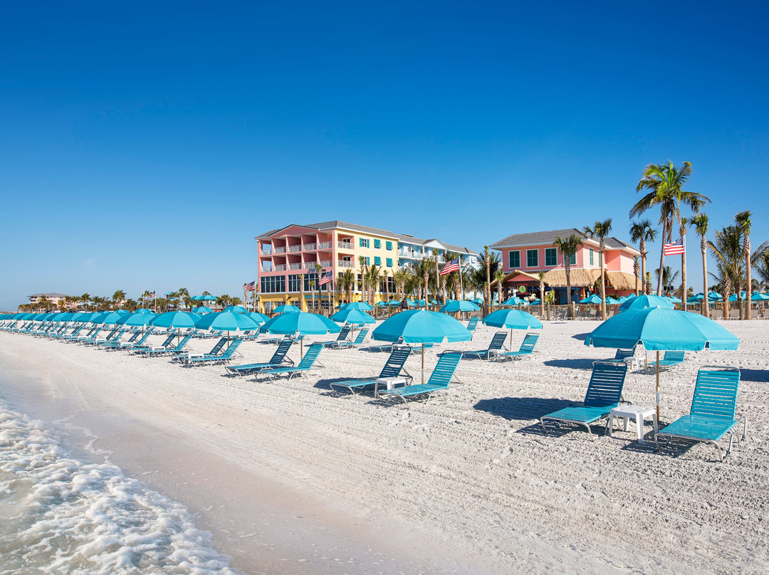 Fins Up! Beach Club Fort Myers Beach-迈尔斯堡海滩必去景点